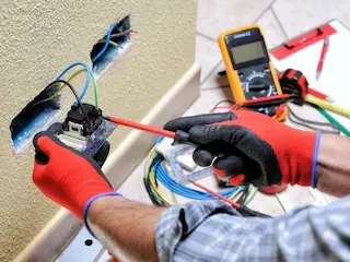 Outdated home wiring system before energy audit